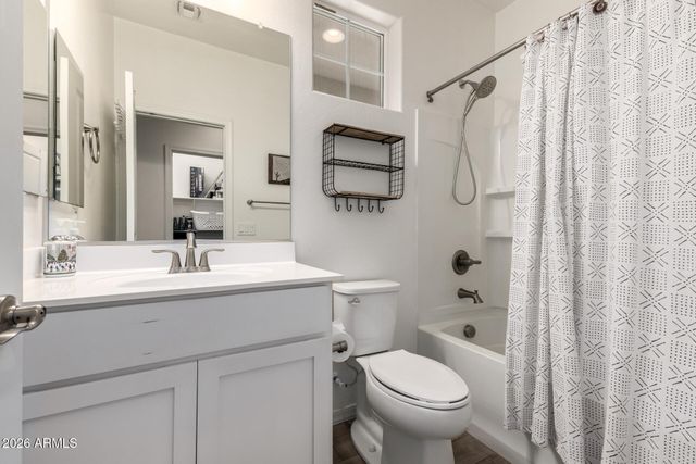 8429 W WINDSOR Boulevard, Glendale, AZ 85305