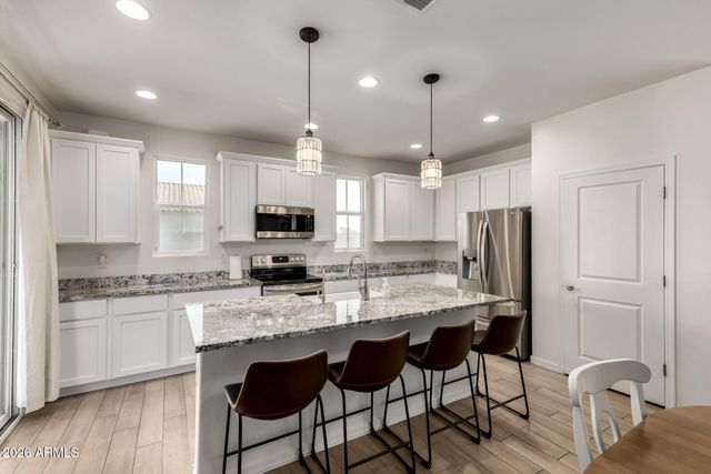 8429 W WINDSOR Boulevard, Glendale, AZ 85305