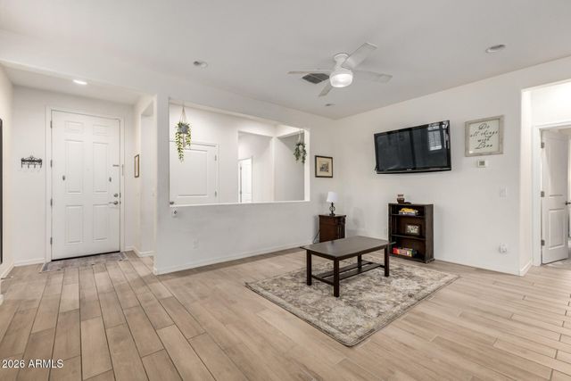 8429 W WINDSOR Boulevard, Glendale, AZ 85305