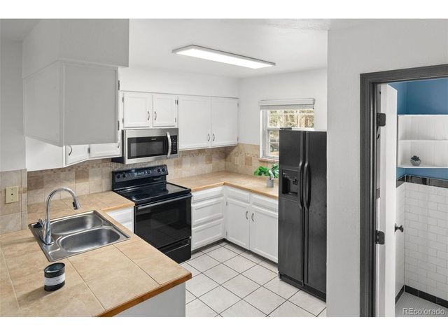 1811 S Quebec Way 17, Denver, CO 80231