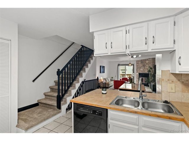 1811 S Quebec Way 17, Denver, CO 80231