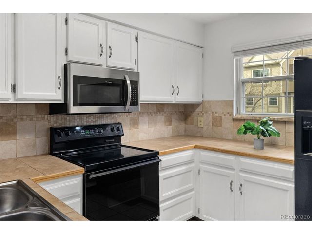 1811 S Quebec Way 17, Denver, CO 80231