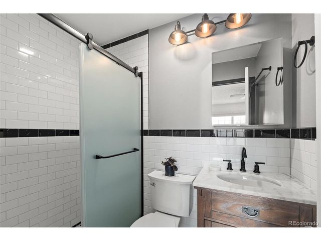 1811 S Quebec Way 17, Denver, CO 80231