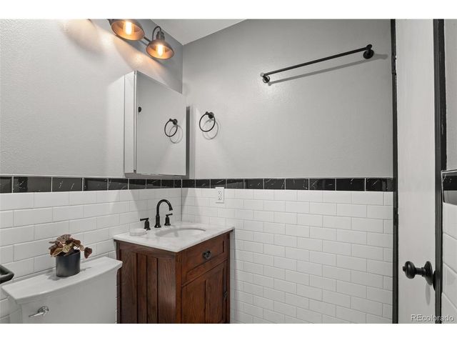 1811 S Quebec Way 17, Denver, CO 80231