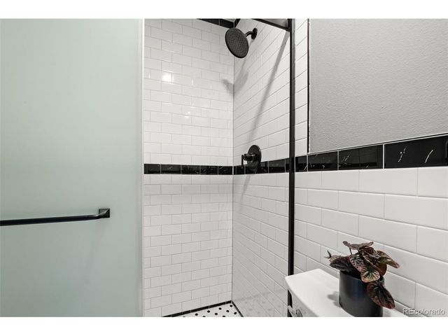 1811 S Quebec Way 17, Denver, CO 80231