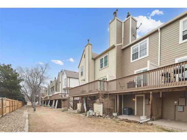 1811 S Quebec Way 17, Denver, CO 80231