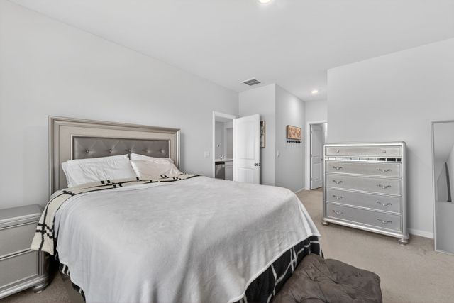 9032 Copenhagen Dr, Murfreesboro, TN 37129