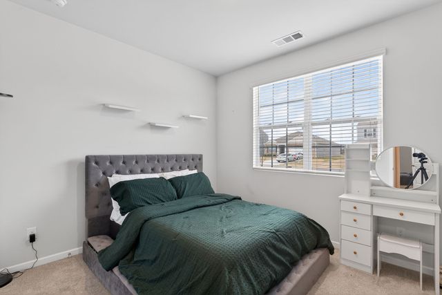 9032 Copenhagen Dr, Murfreesboro, TN 37129