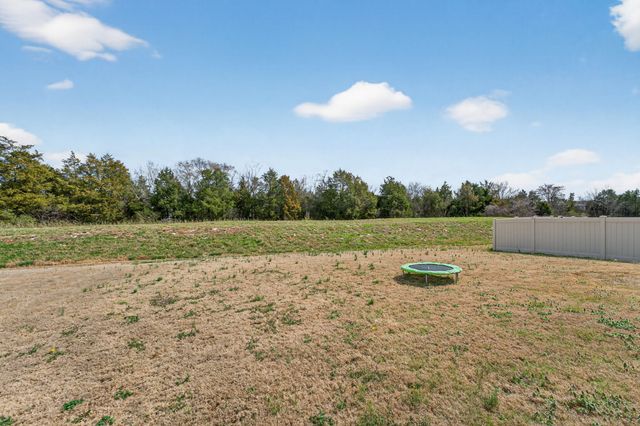 9032 Copenhagen Dr, Murfreesboro, TN 37129