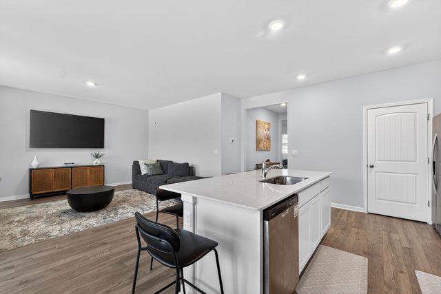 9032 Copenhagen Dr, Murfreesboro, TN 37129