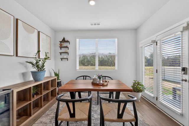 9032 Copenhagen Dr, Murfreesboro, TN 37129