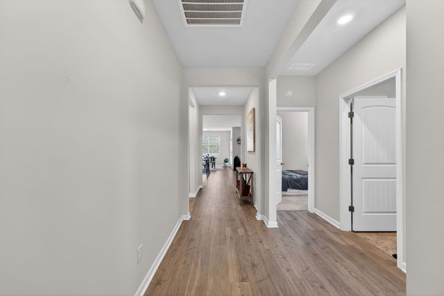 9032 Copenhagen Dr, Murfreesboro, TN 37129