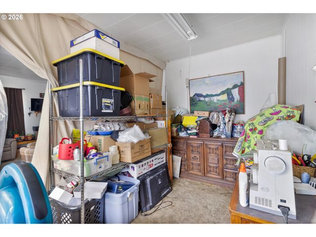 1225 W Main St, Medford, OR 97501