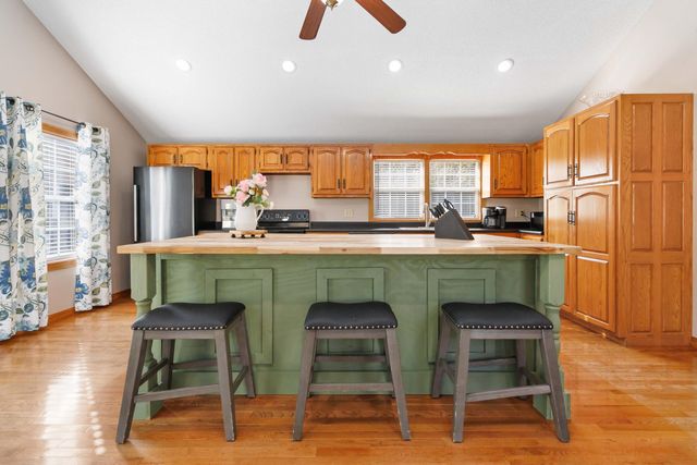 37 High Knob Lane, Bimble, KY 40915