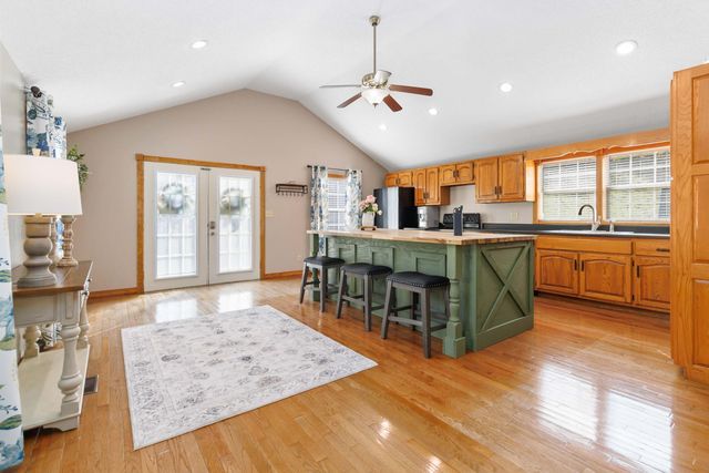 37 High Knob Lane, Bimble, KY 40915