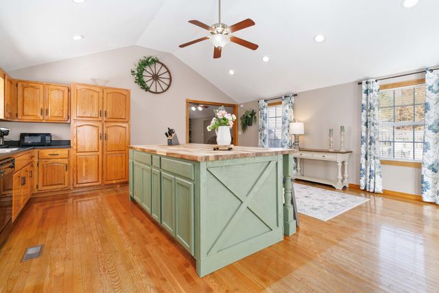 37 High Knob Lane, Bimble, KY 40915