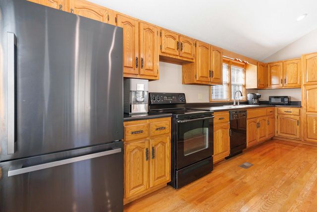 37 High Knob Lane, Bimble, KY 40915