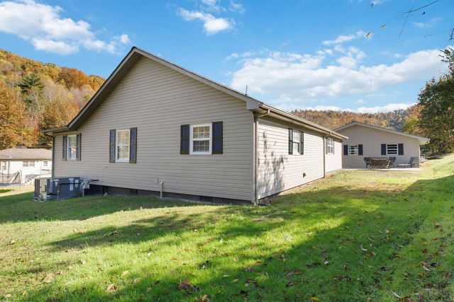 37 High Knob Lane, Bimble, KY 40915