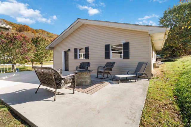 37 High Knob Lane, Bimble, KY 40915