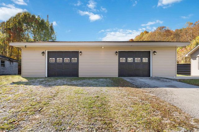 37 High Knob Lane, Bimble, KY 40915