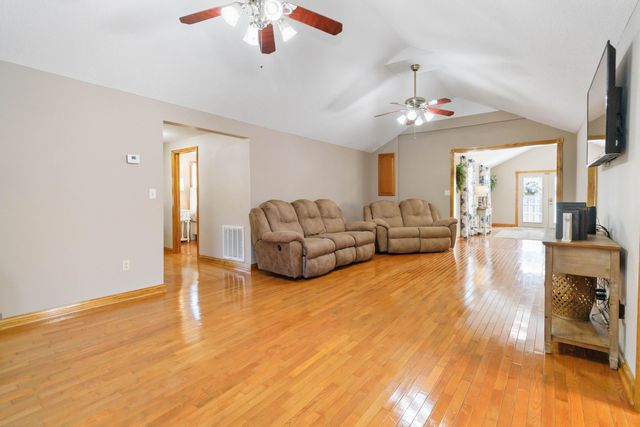 37 High Knob Lane, Bimble, KY 40915