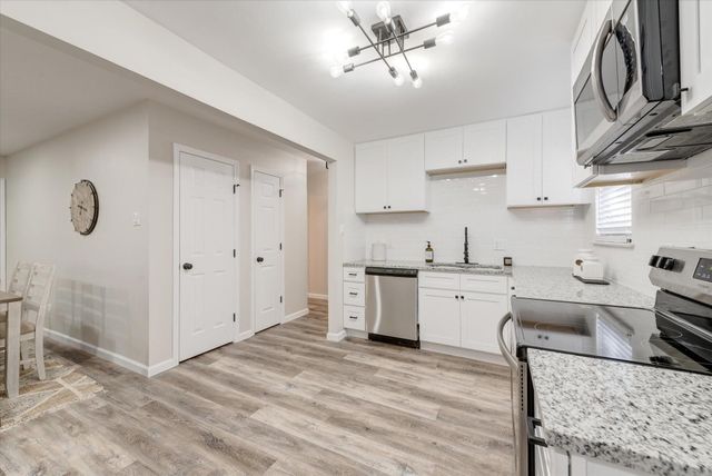 811 Denton Drive, Euless, TX 76039