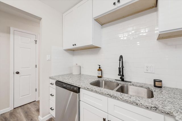 811 Denton Drive, Euless, TX 76039