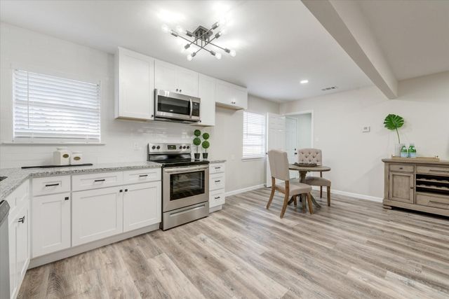 811 Denton Drive, Euless, TX 76039