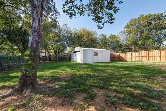 811 Denton Drive, Euless, TX 76039