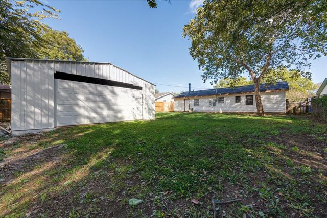 811 Denton Drive, Euless, TX 76039