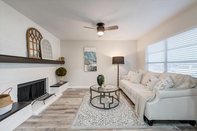 811 Denton Drive, Euless, TX 76039