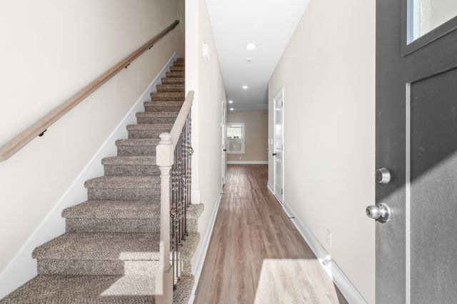 208 W Fallow Ct, Clarksville, TN 37040