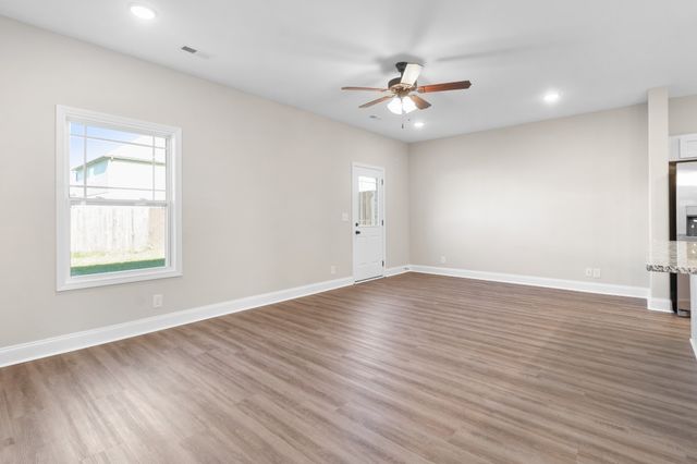 208 W Fallow Ct, Clarksville, TN 37040