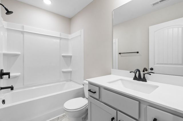 208 W Fallow Ct, Clarksville, TN 37040