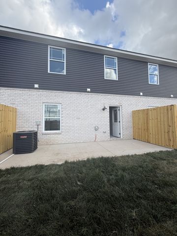 208 W Fallow Ct, Clarksville, TN 37040