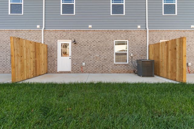 208 W Fallow Ct, Clarksville, TN 37040