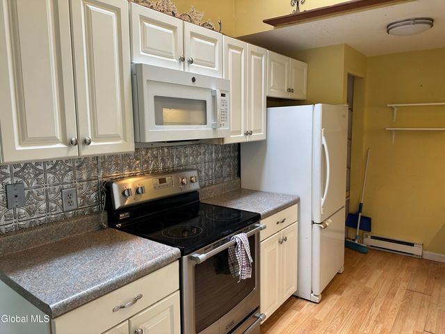 75 Arrow Wood Place, Malta, NY 12020