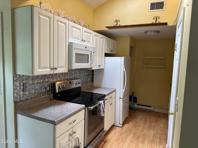 75 Arrow Wood Place, Malta, NY 12020