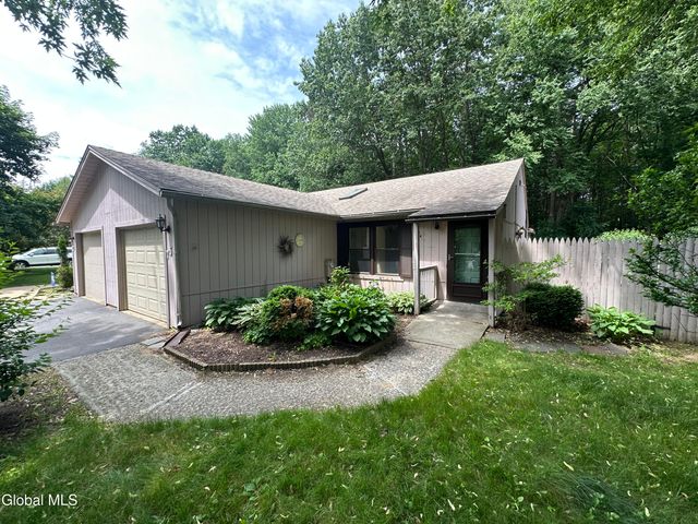 75 Arrow Wood Place, Malta, NY 12020