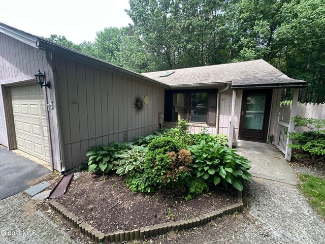 75 Arrow Wood Place, Malta, NY 12020