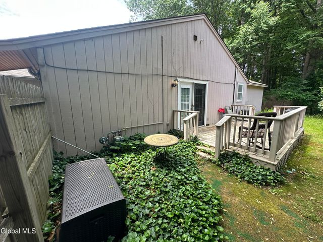 75 Arrow Wood Place, Malta, NY 12020