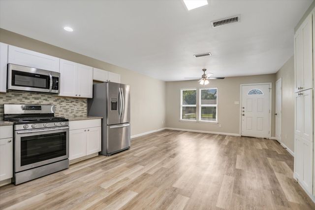 6026 Bluebell CIR, Austin, TX 78741