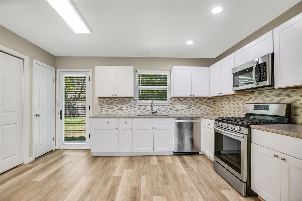 6026 Bluebell CIR, Austin, TX 78741