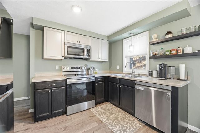 131 New River Road, Lincoln, RI 02838