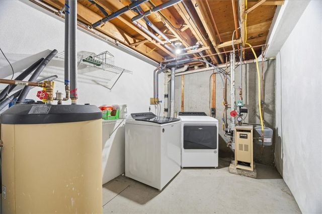 131 New River Road, Lincoln, RI 02838