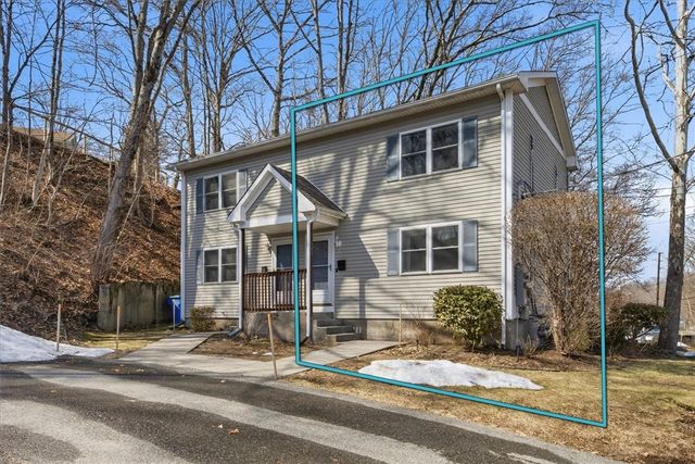 131 New River Road, Lincoln, RI 02838