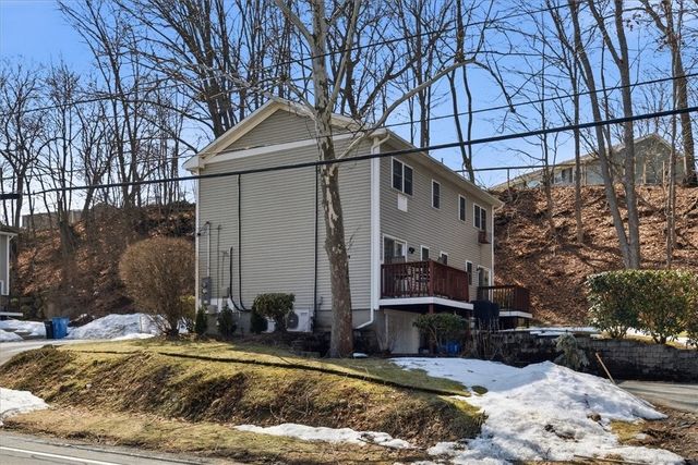 131 New River Road, Lincoln, RI 02838