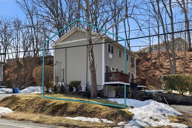 131 New River Road, Lincoln, RI 02838