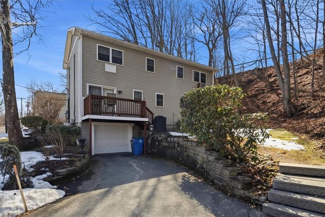 131 New River Road, Lincoln, RI 02838