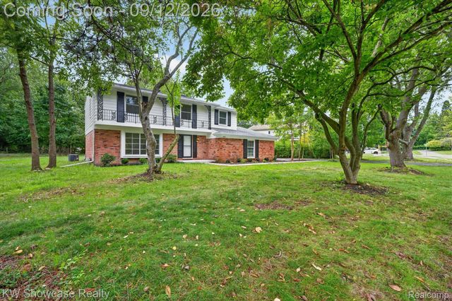 4069 Barnaby Court, West Bloomfield Charter Township, MI 48323